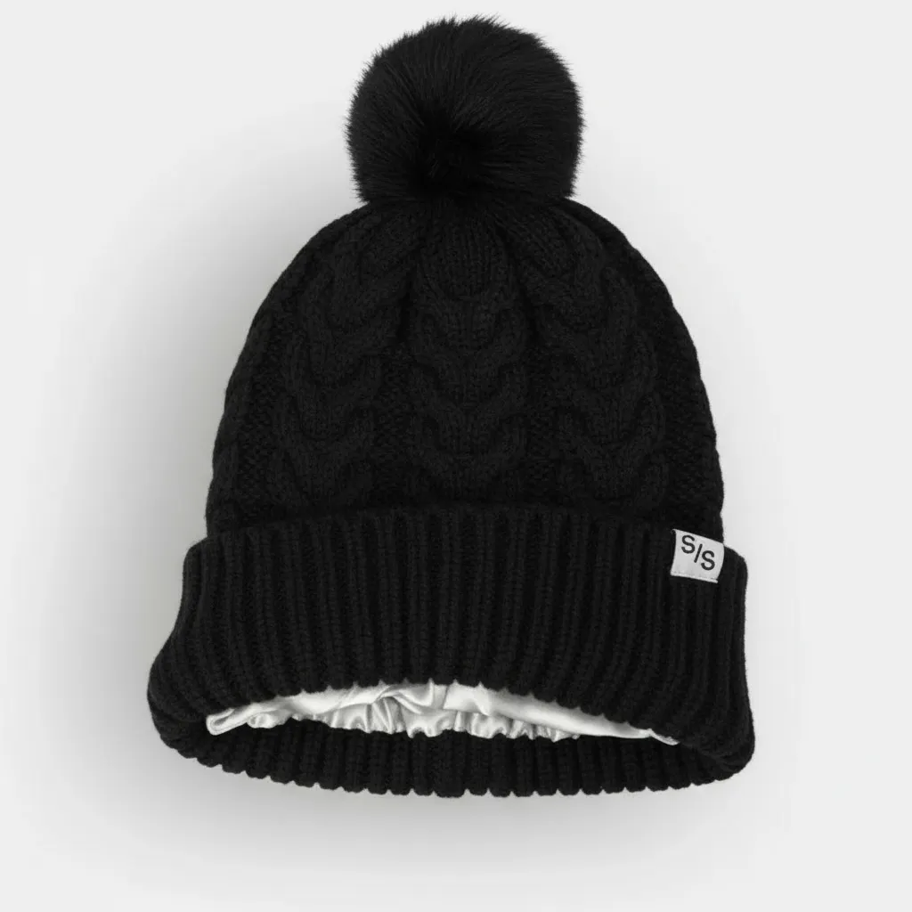 Skinliy Silk Pom | Musta